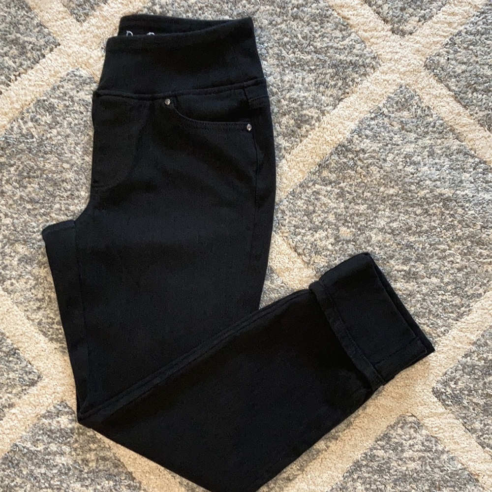 *NWOT Women's Flexibelle | Petite | Ankle Cuffed Jeans